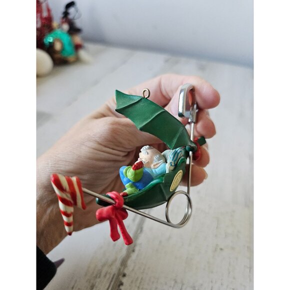 Enesco 1988 pin-up Santa safety pin poinsettia ornament vintage Xmas tree - Picture 4 of 9